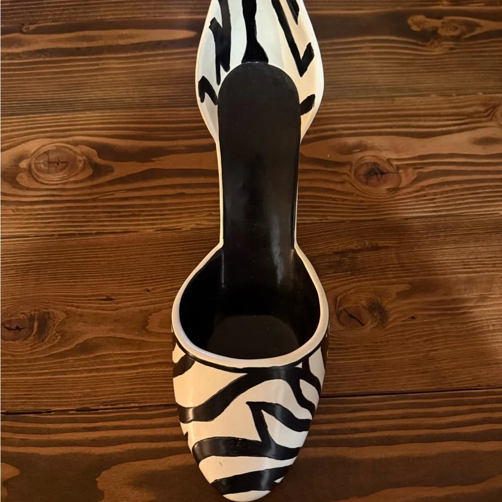 Zebra Print High Heel Wine Holder - Picture 2 of 4